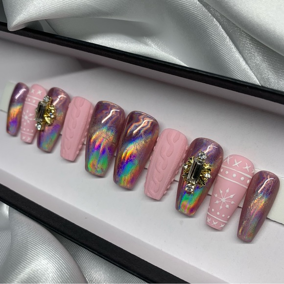 Pink Christmas Sweater Nails - Picture 4 of 4